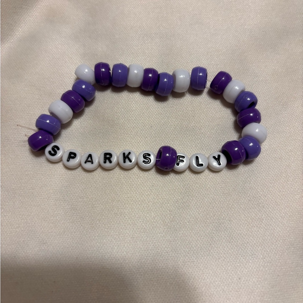 FRIENDSHIP BRACELET- FROM‎ TAYLORS MOM